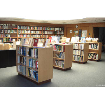 Estantería de madera para uso de biblioteca